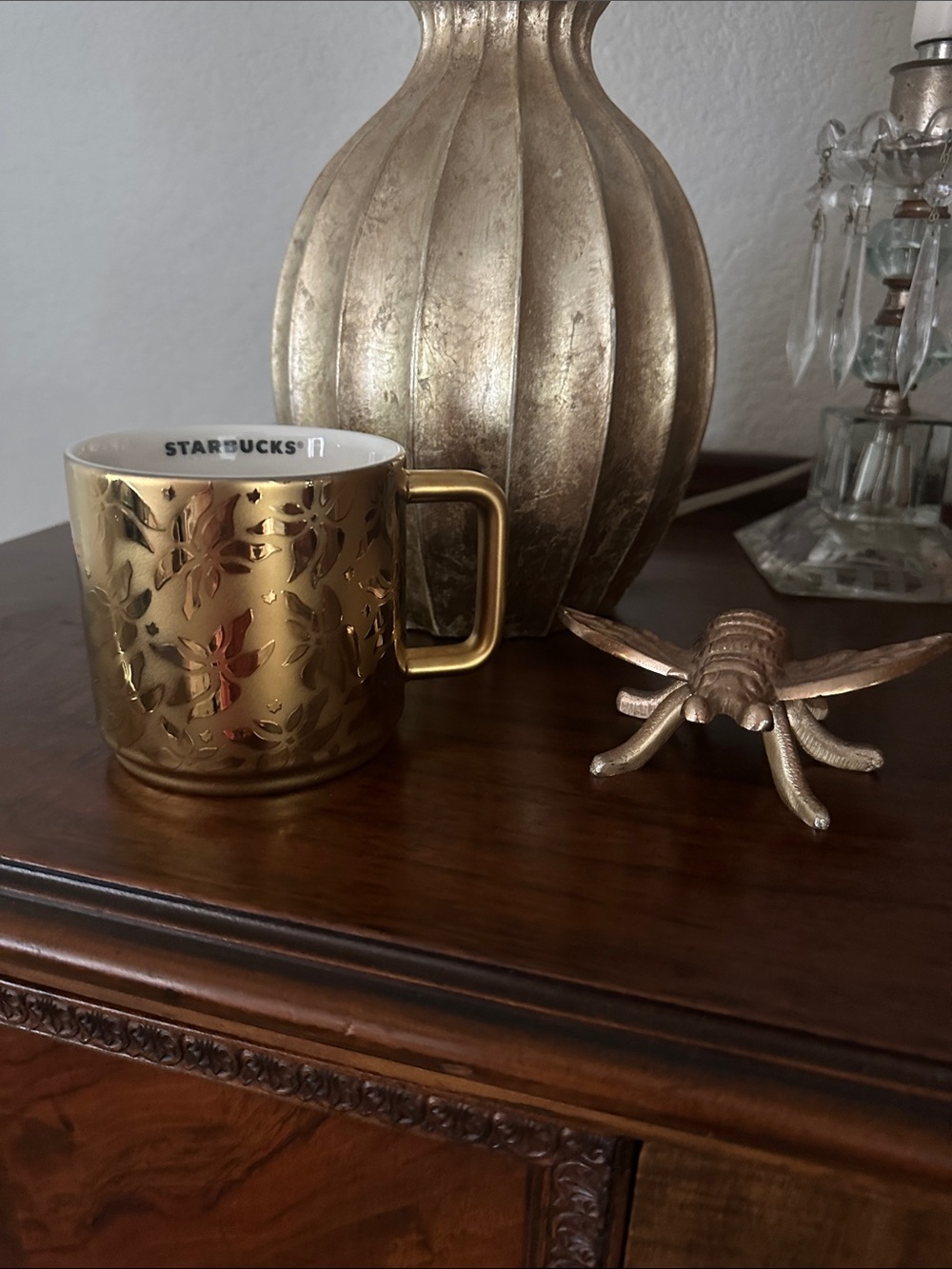 Starbucks GOLD Poinsettia Mug Christmas 2025 Limited Edition